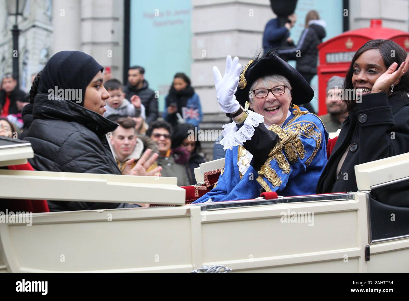 Londres, Royaume-Uni. 1er janvier, 2020. Les artistes interprètes ou exécutants effectuer à la London défilé du Nouvel An 2020 : Crédit WFPA/Alamy Live News Banque D'Images
