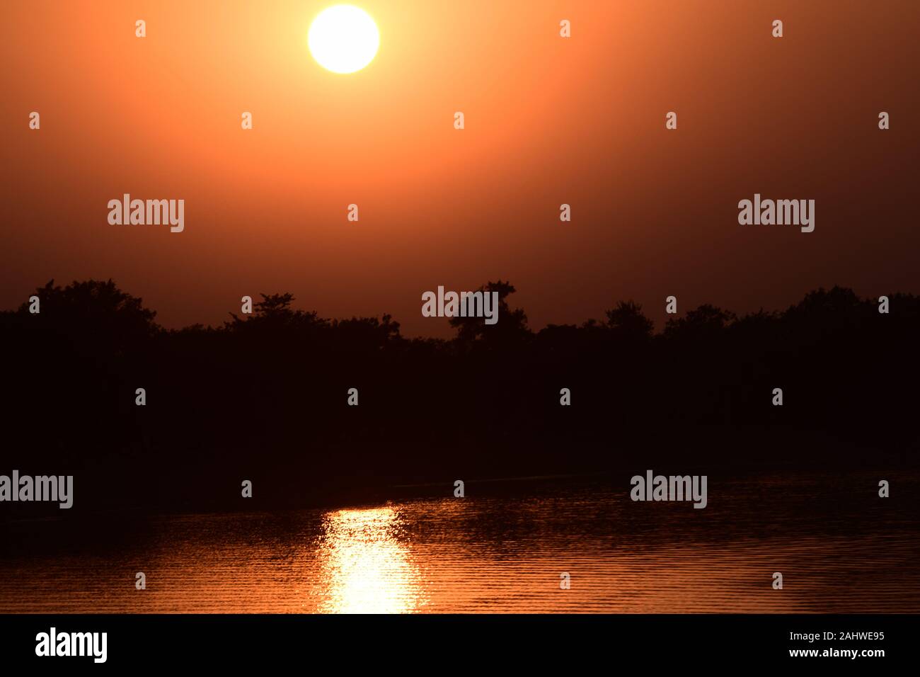 Chandigarh, Inde , Lac Sukhna, Coucher du Soleil Banque D'Images