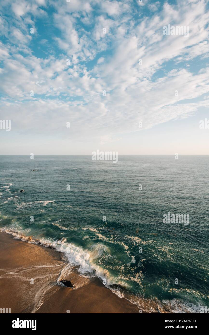 Point Dume State Beach au coucher du soleil, dans la région de Malibu, Californie Banque D'Images