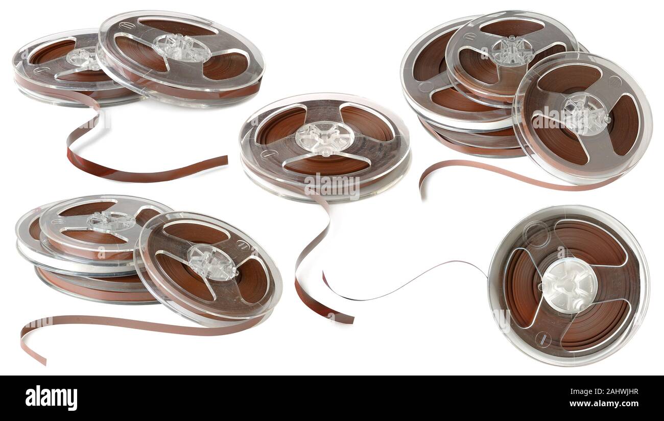 Les bandes magnétiques isolées. Vintage Collection de bobines de ruban magnétique isolé sur fond blanc Banque D'Images