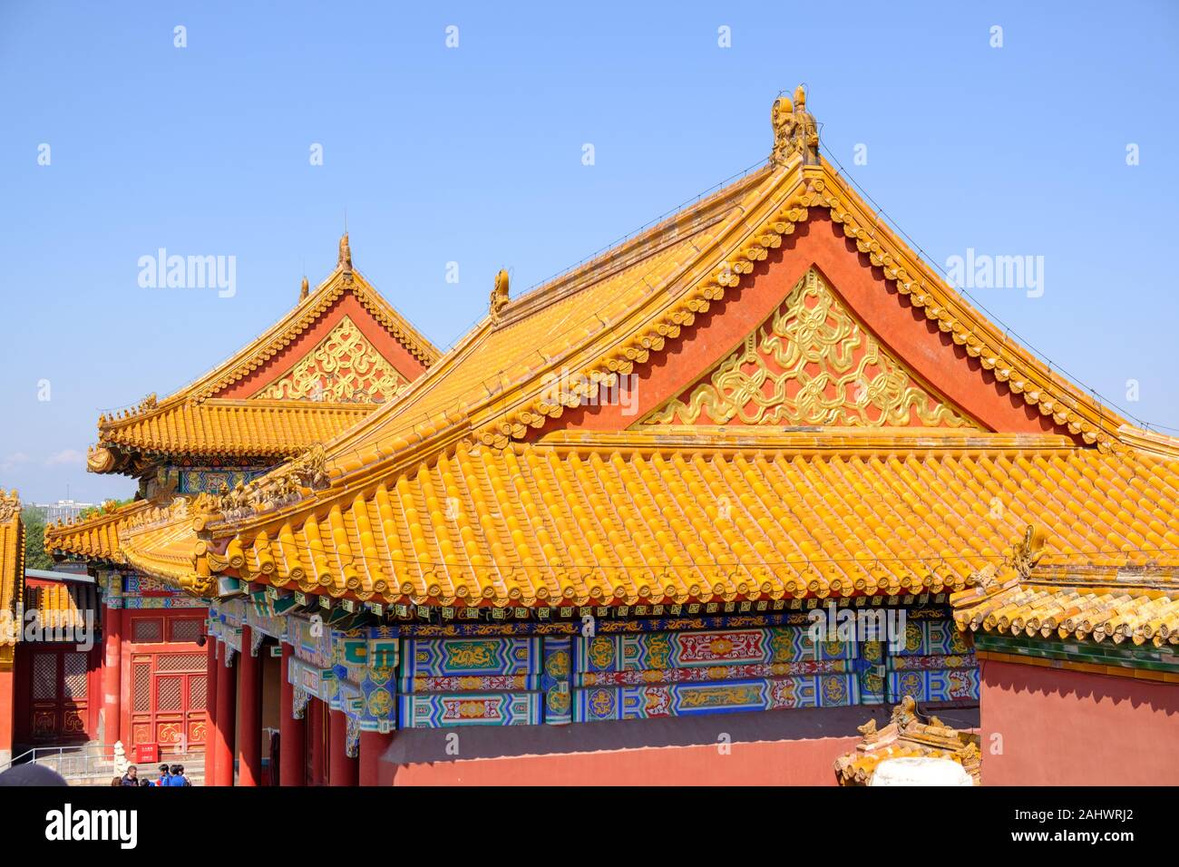 Détail de toit de tuiles orange dans la Cité Interdite, Pékin, Chine Banque D'Images