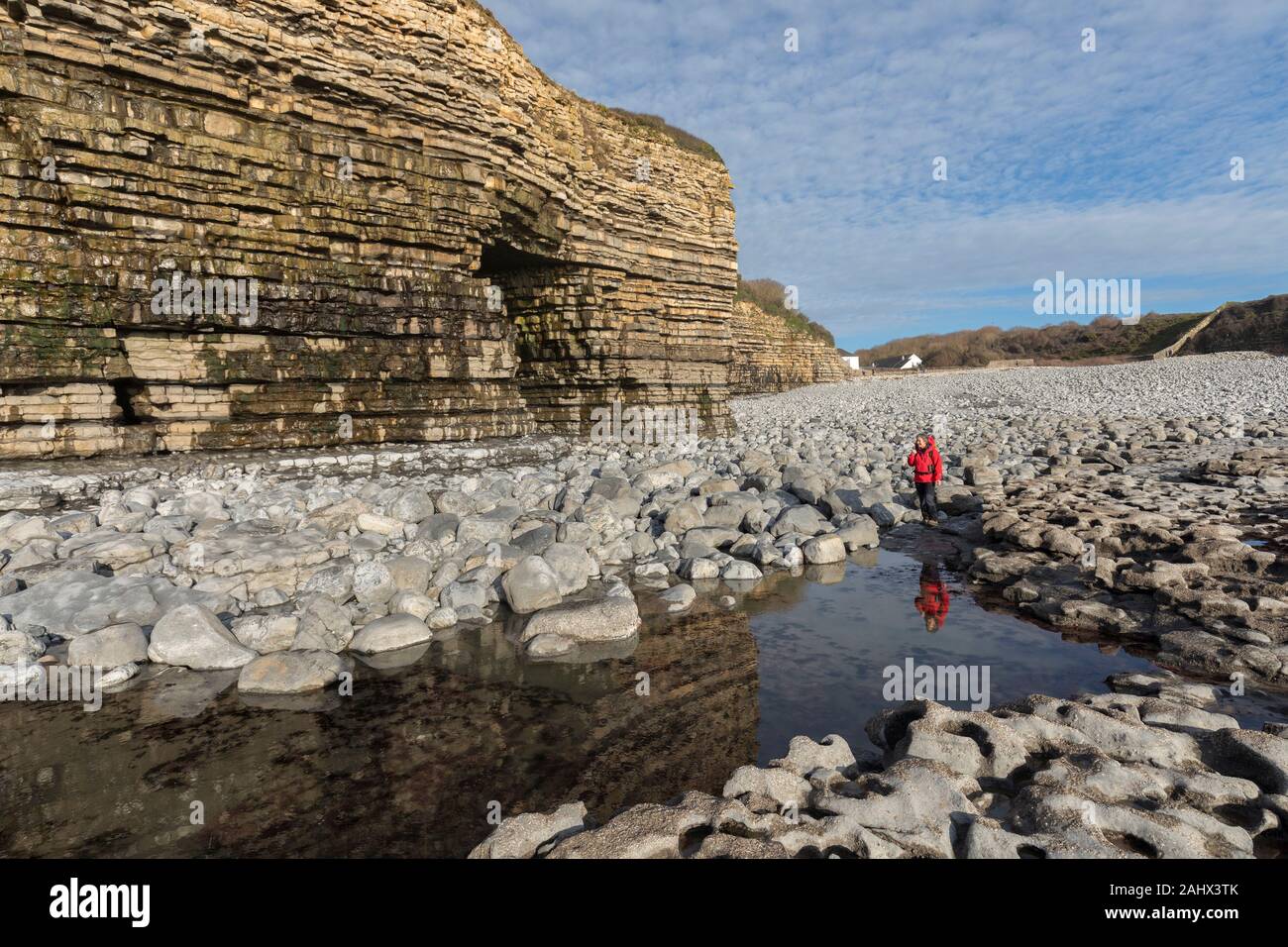 Reynard's Cave au sud sur la Baie à pied la côte du Glamorgan, Pays de Galles, Royaume-Uni Banque D'Images