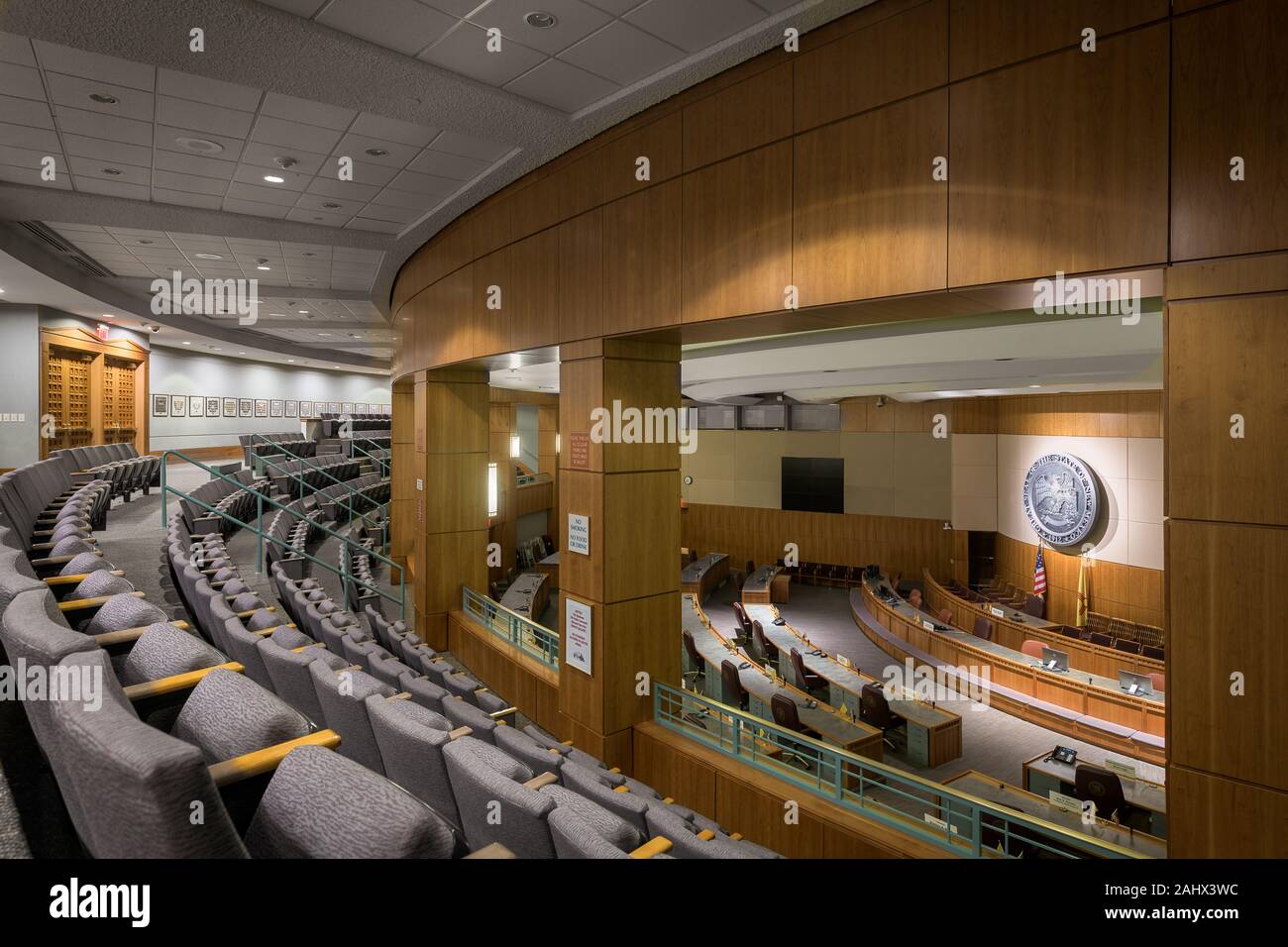 Salle du Sénat depuis le balcon de la New Mexico State Capitol à Santa Fe, Nouveau Mexique Banque D'Images