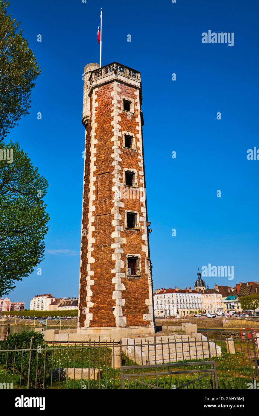 En France, en Saône-et-Loire (71), Chalon-sur-Saône, la tour du doyenné sur l'île Saint-Laurent Banque D'Images