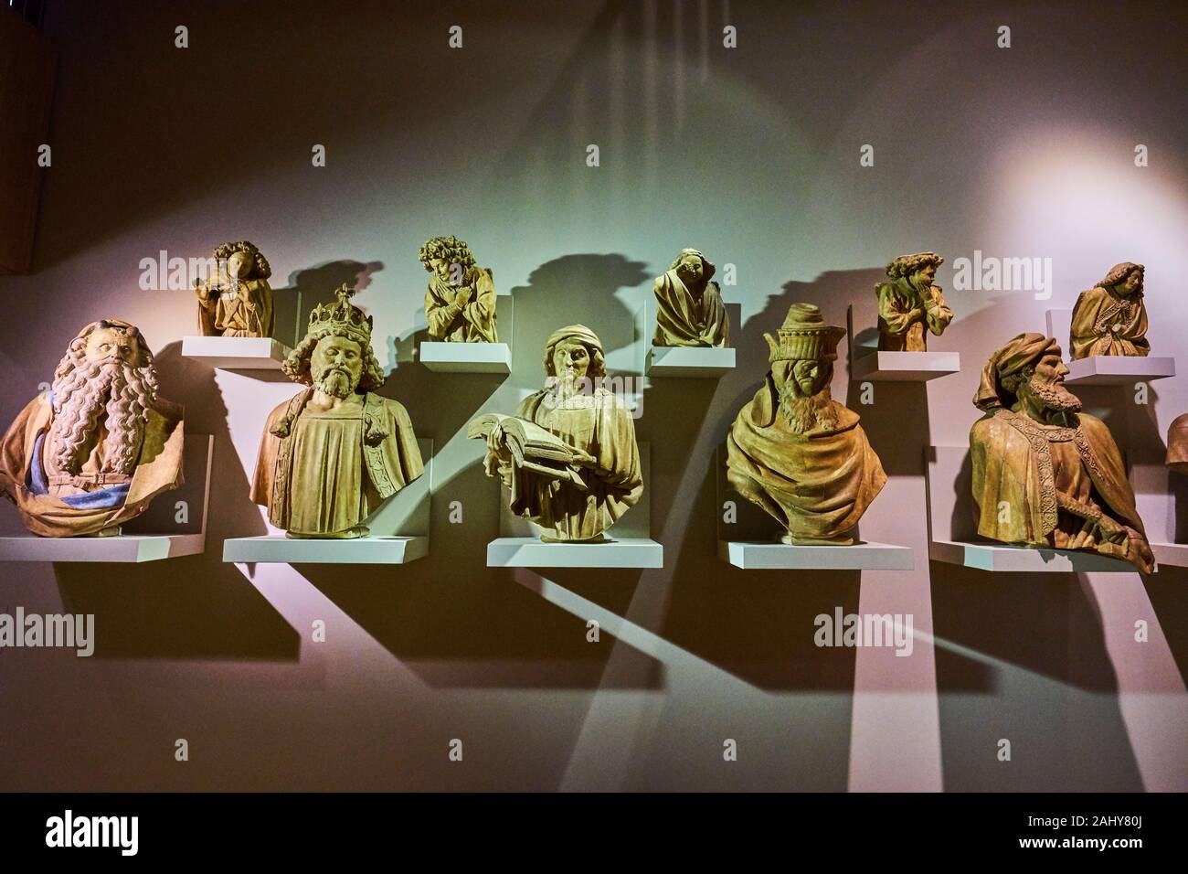 France, Bourgogne, Côte-d'Or, Dijon, musée des Beaux-Art, jette des bustes des prophètes et les anges du puits de Moïse Banque D'Images