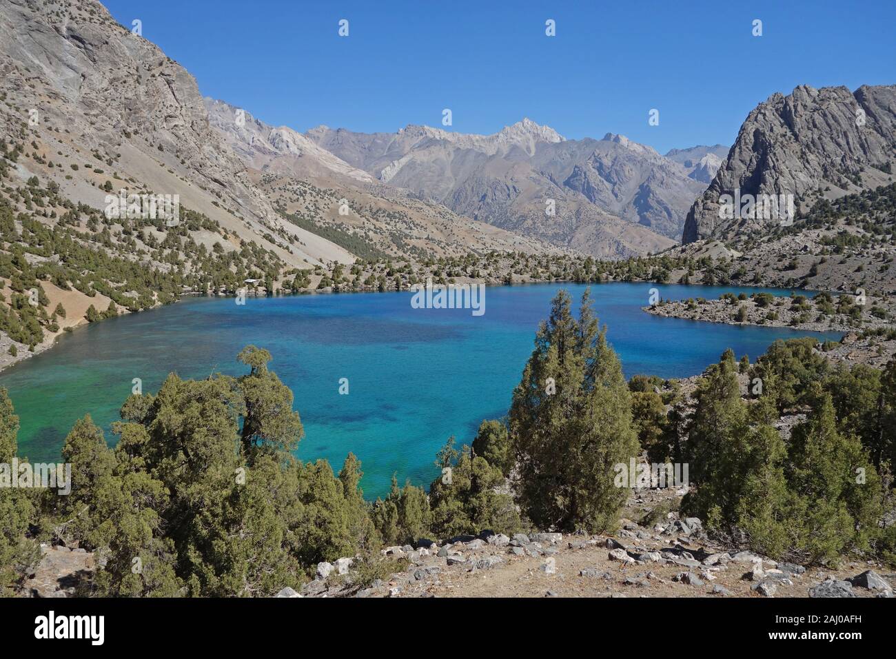 Alaudin couleur turquoise dans le lac Montagnes Fann - Tadjikistan Banque D'Images