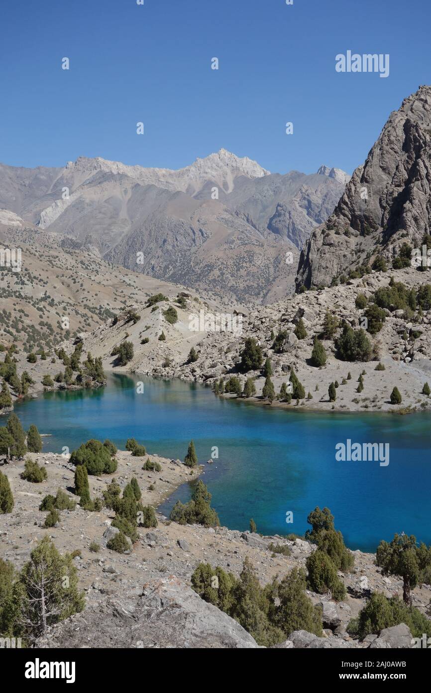 Alaudin couleur turquoise dans le lac Montagnes Fann - Tadjikistan Banque D'Images