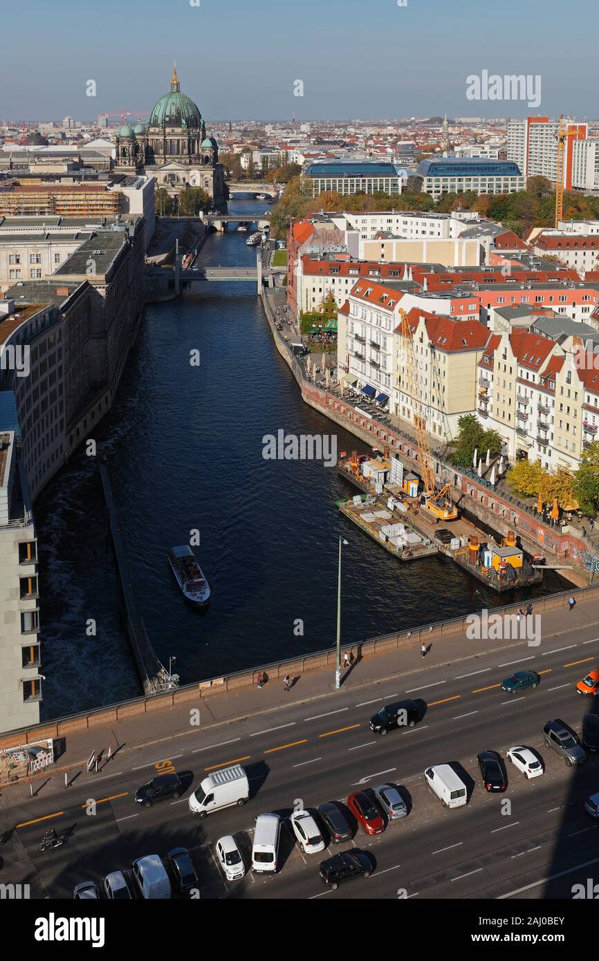 Erlin Mitte avec la Cathédrale de Berlin (Berliner Dom) à la rivière Spree, Allemagne Banque D'Images