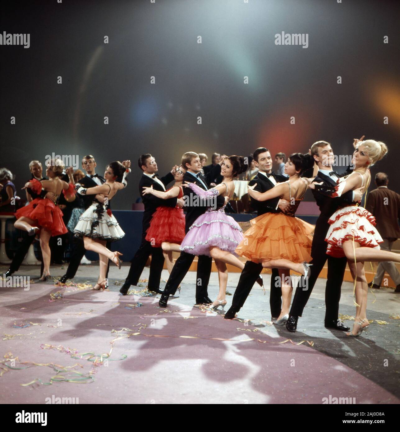 Silvester Tanzparty Musikshow 1971-1972, zum Jahreswechsel, Deutschland, 1971 Stargast : eine Tanzschule hat ihre gesandt Formation Banque D'Images