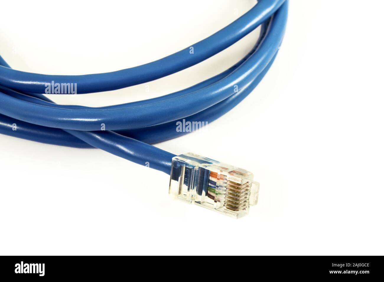 Internet câble isolé sur fond blanc Banque D'Images