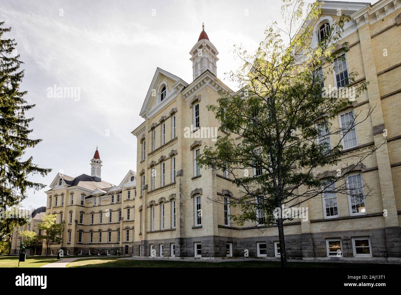 Traverse City, Michigan, USA - 1 octobre 2017 : l'extérieur de l'ancienne Traverse City State Hospital. Créé en 1881, l'installation a été fermée. Banque D'Images