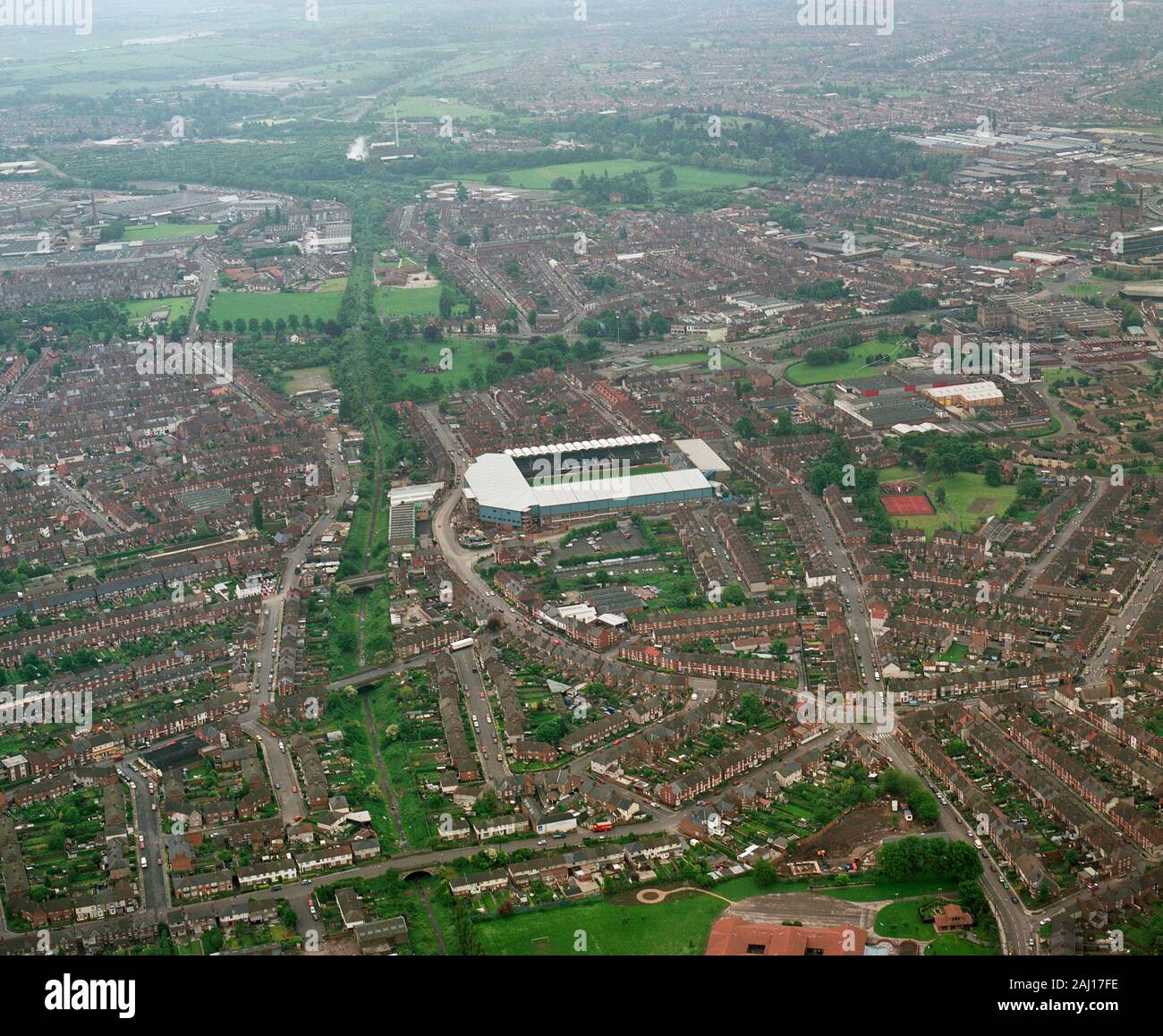 Une vue aérienne de la ville de Coventry Highfield Road terrain de football en 1994, West Midlands, Royaume-Uni Banque D'Images