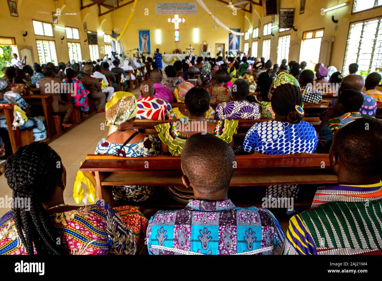 Célébration à St. John Paul II Catholic church, Kpalimé, Togo, Afrique de l'Ouest, l'Afrique Banque D'Images