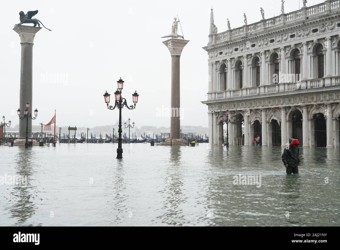 La Place Saint Marc au cours de la marée haute à Venise, novembre 2019, l'UNESCO, Venise, Vénétie, Italie, Europe Banque D'Images