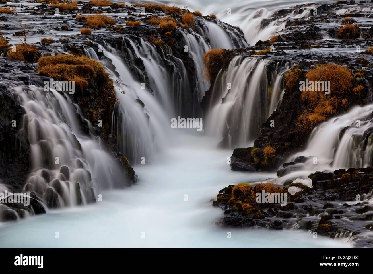 Bruarfoss, une grande chute d'eau turquoise en Islande Banque D'Images