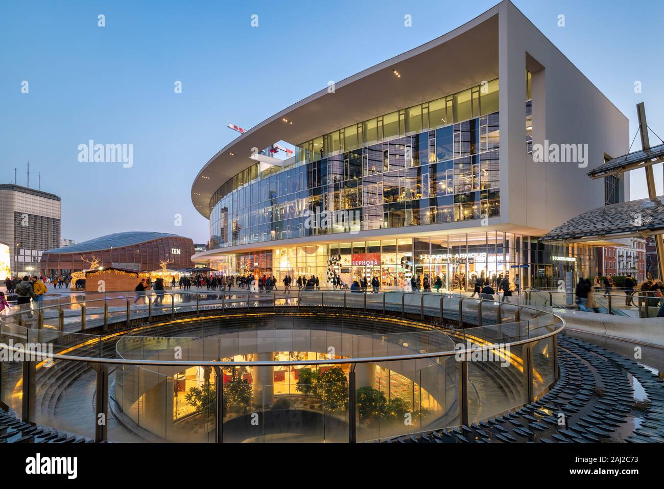 Milan Italie, quartier de Porta Nuova. Gae Aulenti Square Banque D'Images