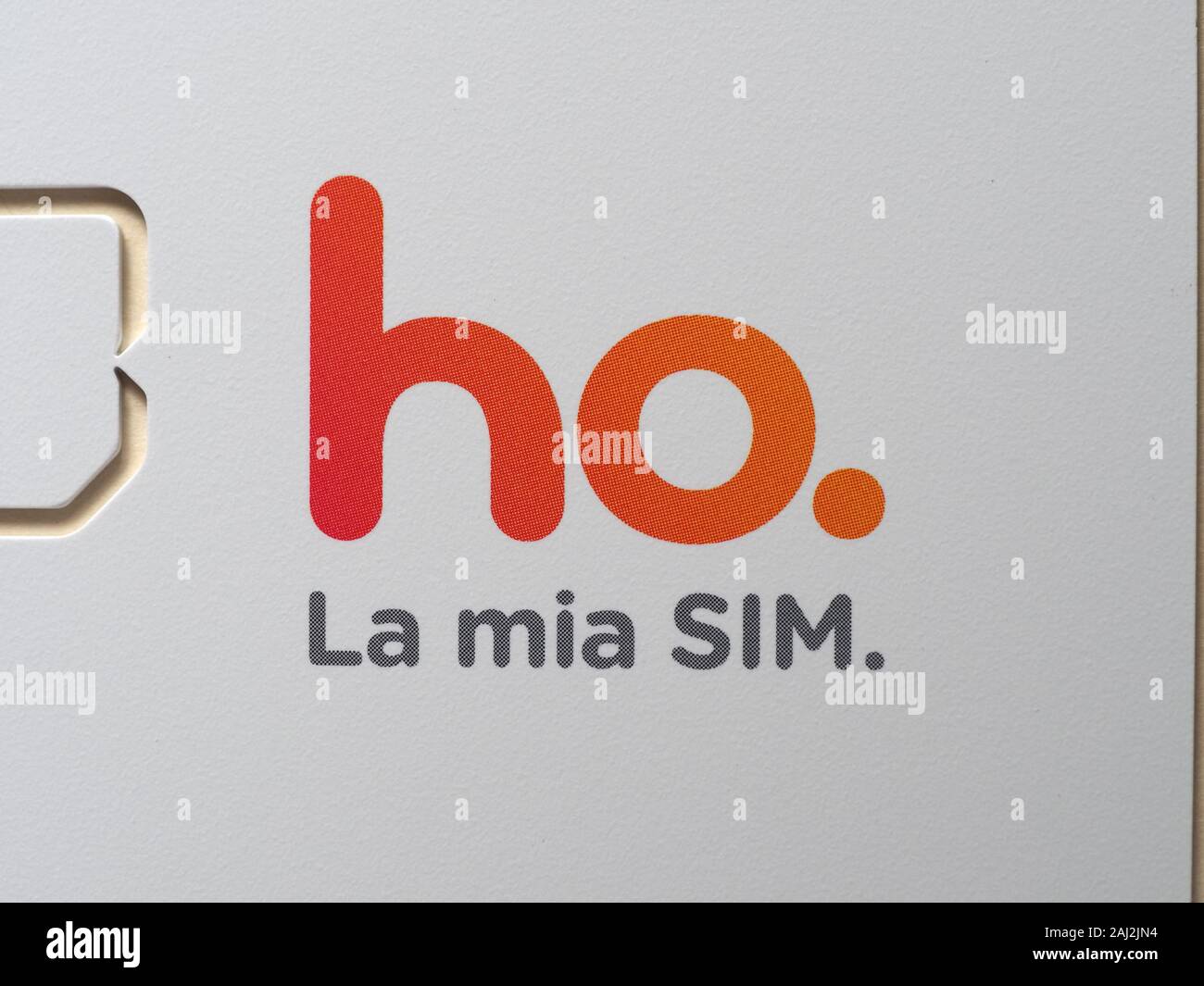 MILAN, ITALIE - CIRCA Octobre 2019 : Ho (low cost mobile Vodafone italien mvno) carte sim Banque D'Images