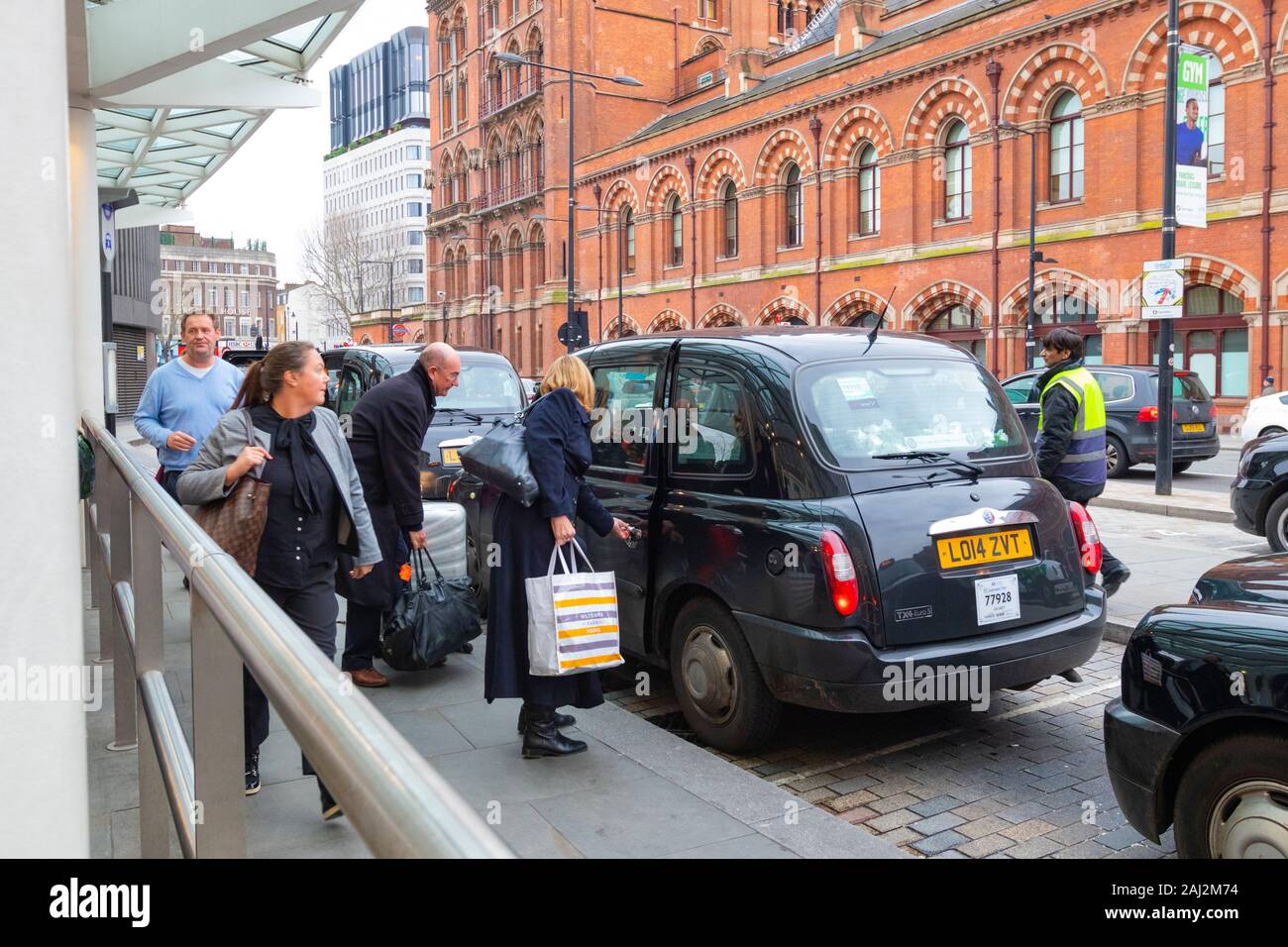 Station de taxis à la gare de Kings Cross, London, UK Banque D'Images