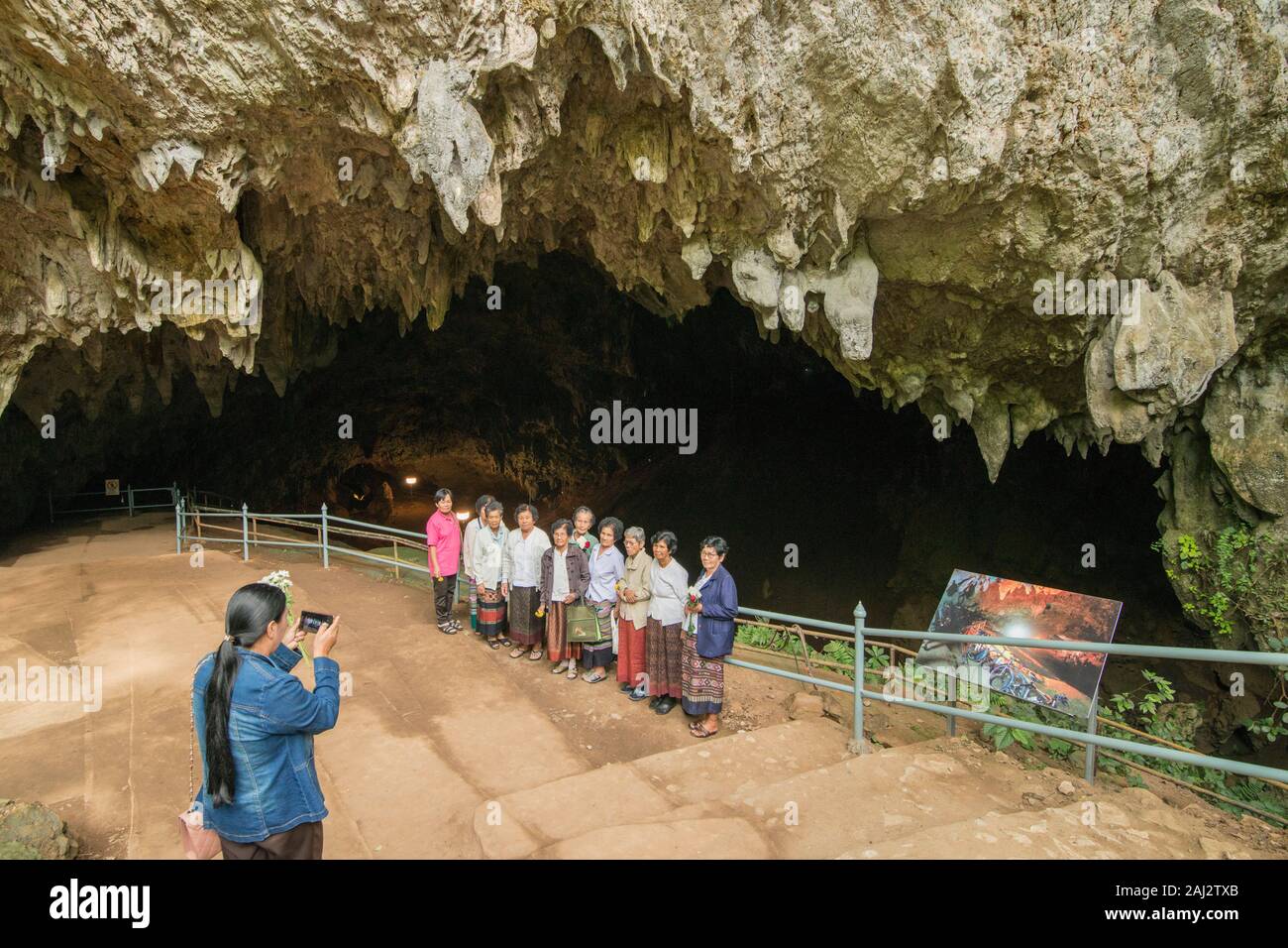 L'entrée de la grotte de Tham Luang près de la ville de Mae Sai, à la frontière avec le Myanmar dans la province de Chiang Rai dans le Nord de la Thaïlande. Thailande, Mae Sa Banque D'Images