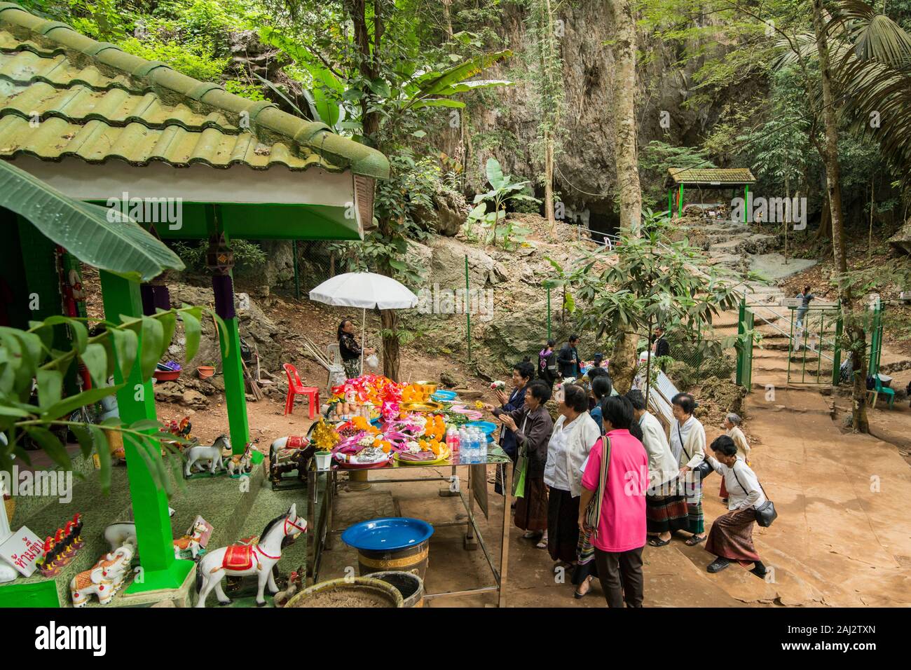 L'entrée de la grotte de Tham Luang près de la ville de Mae Sai, à la frontière avec le Myanmar dans la province de Chiang Rai dans le Nord de la Thaïlande. Thailande, Mae Sa Banque D'Images