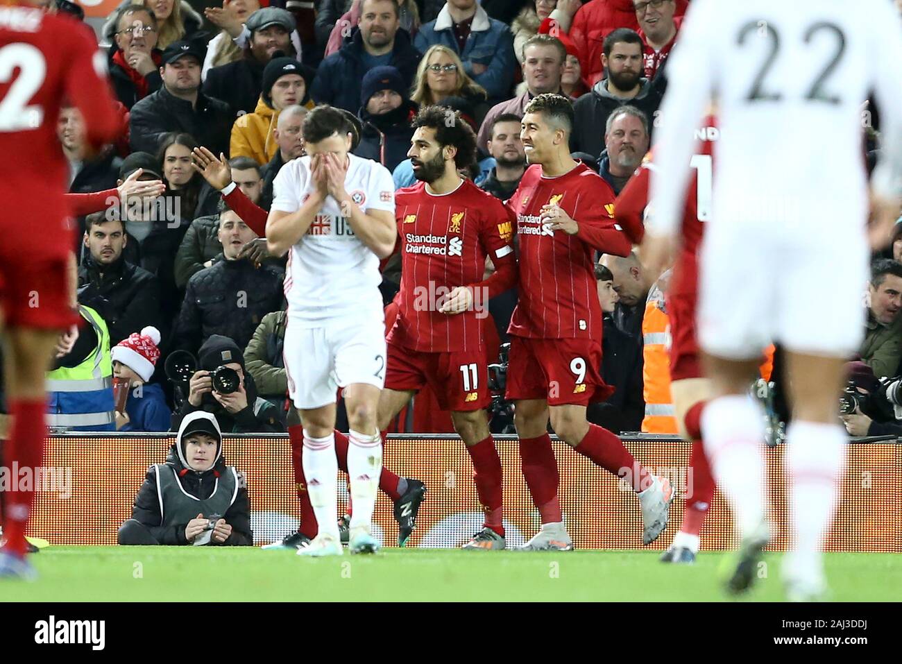 Liverpool, Royaume-Uni. 09Th Jan, 2020. Mohamed Salah de Liverpool (11) célèbre avec ses coéquipiers après avoir marqué son 1er but équipes. Premier match de championnat, Liverpool v Sheffield United à Anfield Stadium à Liverpool le jeudi 2 janvier 2020. Ce droit ne peut être utilisé qu'à des fins rédactionnelles. Usage éditorial uniquement, licence requise pour un usage commercial. Aucune utilisation de pari, de jeux ou d'un seul club/ligue/dvd publications. Photos par Chris Stading/Andrew Orchard la photographie de sport/Alamy live news Crédit : Andrew Orchard la photographie de sport/Alamy Live News Banque D'Images