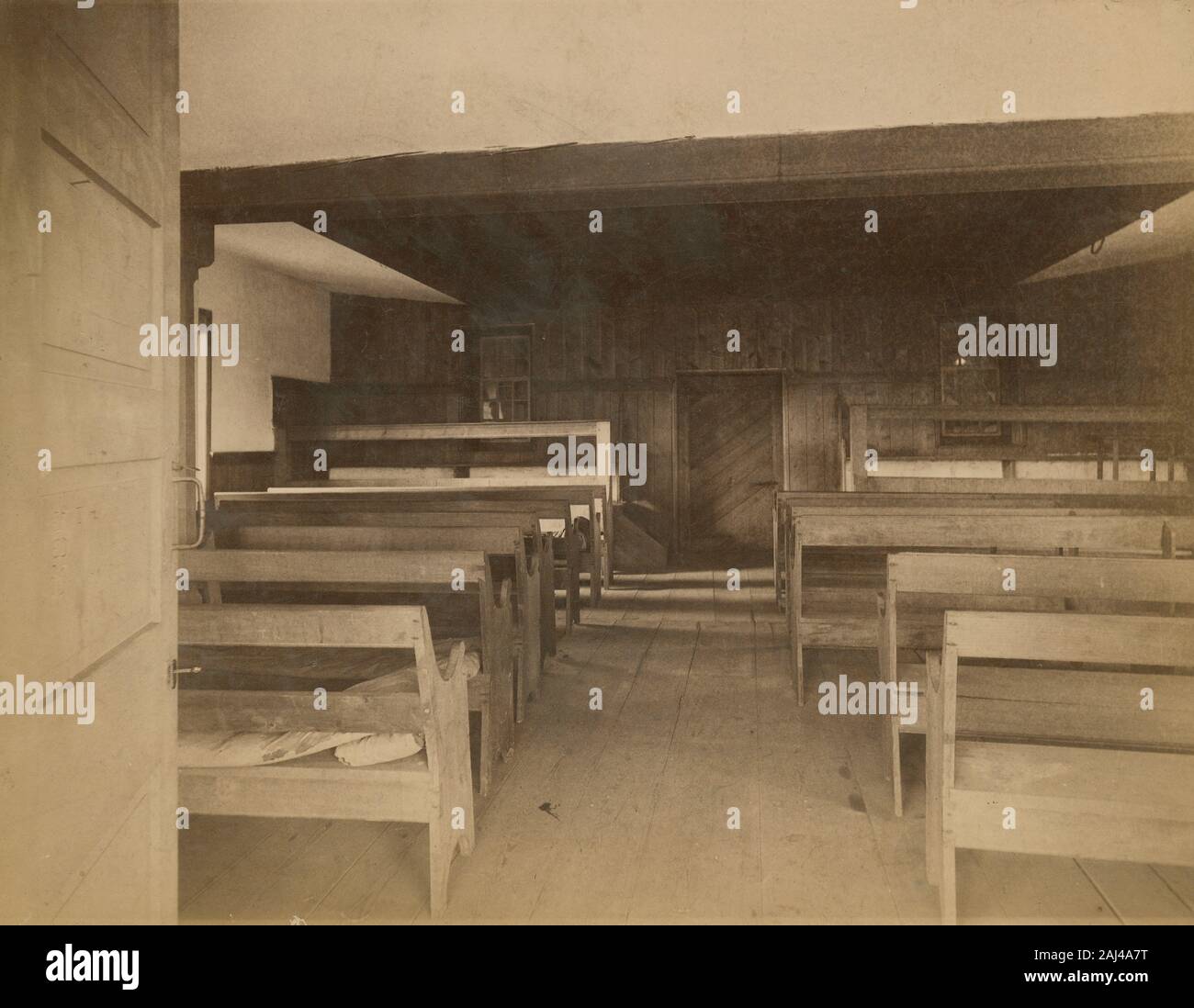 C Antique1890 photographie, intérieur de l'ancien temple quaker utilisée comme un hôpital à la bataille de Princeton à Princeton, New Jersey. SOURCE : photographie originale Banque D'Images