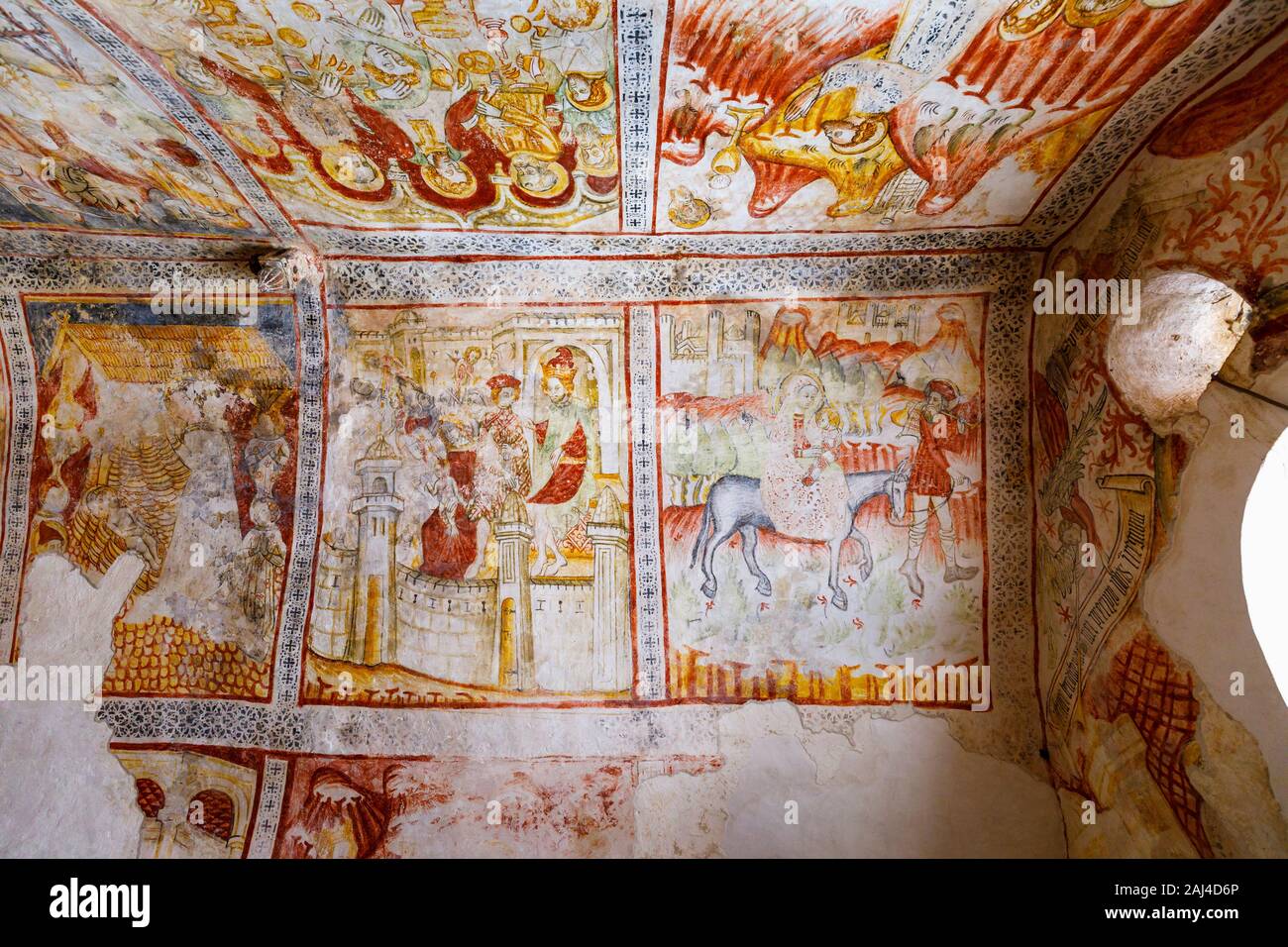 Intérieur de l'Esprit Saint l'église avec des fresques au plafond de la sortie d'Egypte par Albert de Constance, balle, une colline, en Istrie, Croatie Banque D'Images