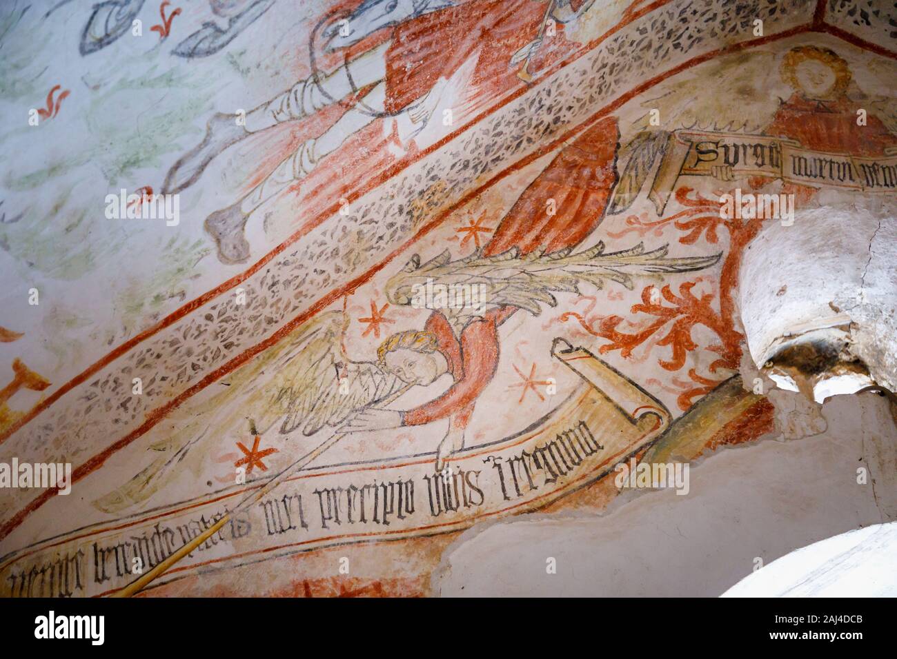 Intérieur de l'Esprit Saint Ange église avec fresques peintes par Albert de Constance, balle, une petite colline située dans le comté de l'Istrie, Croatie Banque D'Images