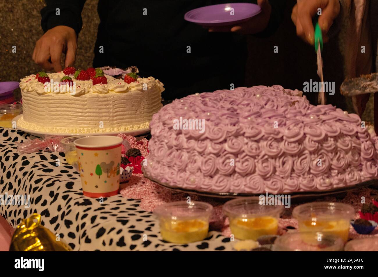 Gateaux D Anniversaire Banque De Photographies Et D Images A Haute Resolution Page 2 Alamy
