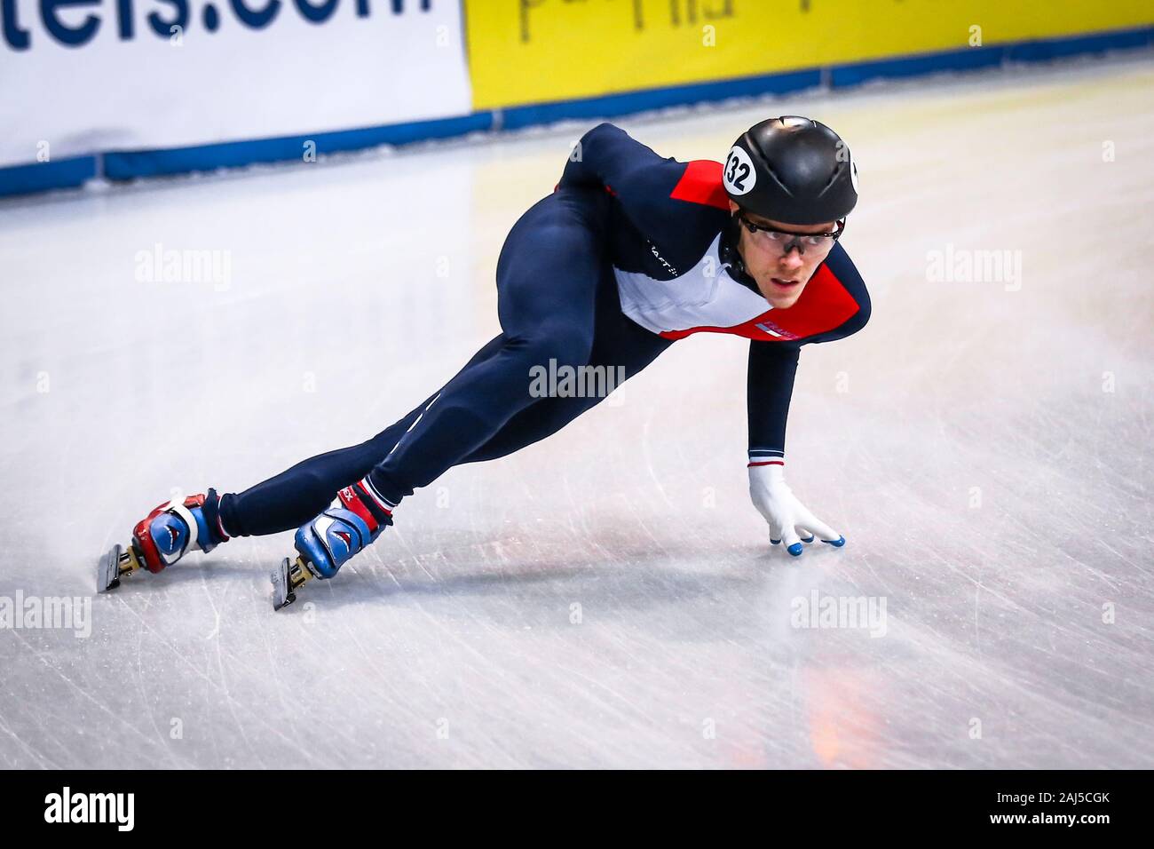 Dresde, Allemagne, Février 03, 2019 : Quentin Fercoq de France est en concurrence au cours de l'ISU de patinage de vitesse courte piste coupe du monde Banque D'Images