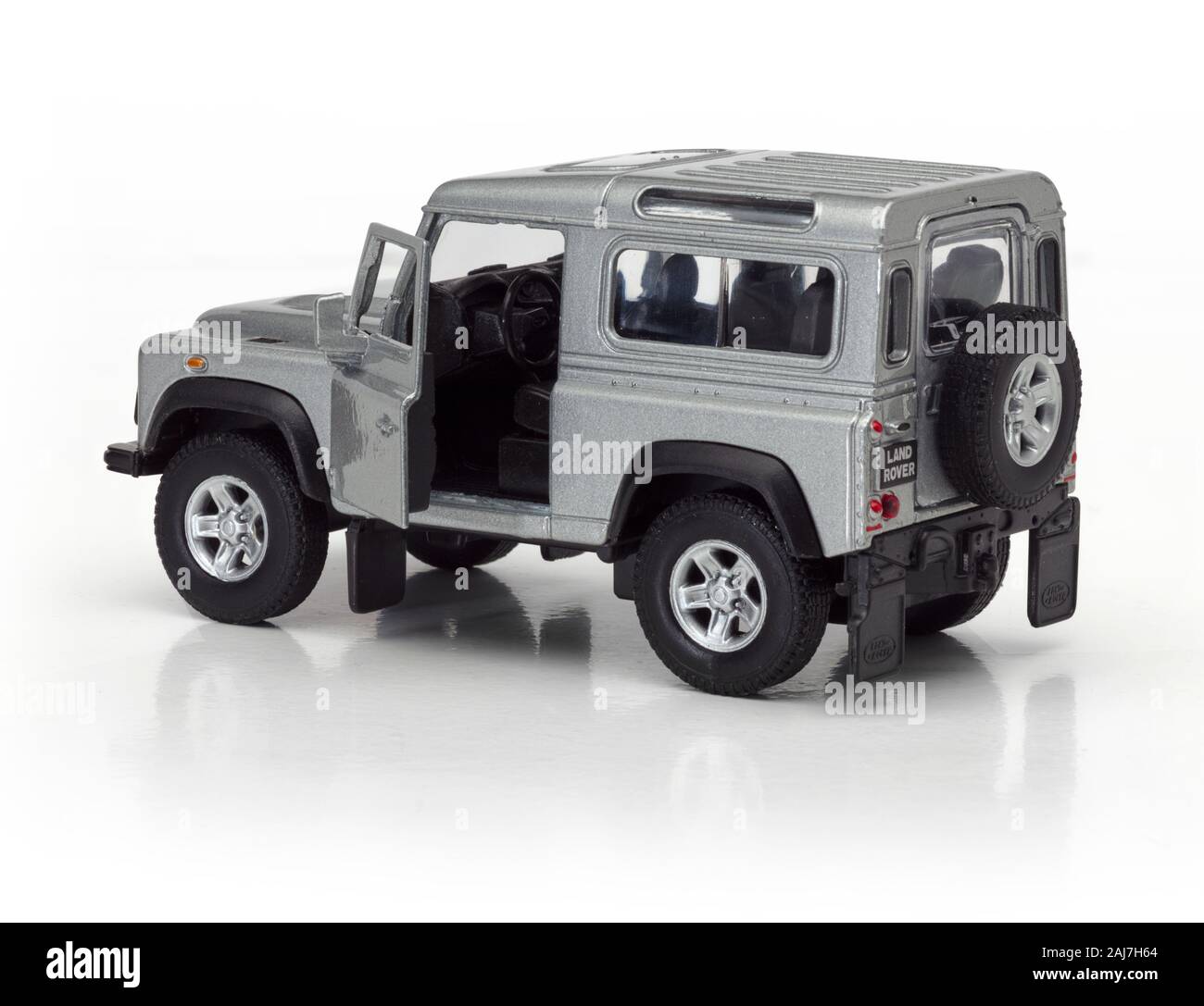 Toy Land Rover Defender sur un fond blanc Banque D'Images