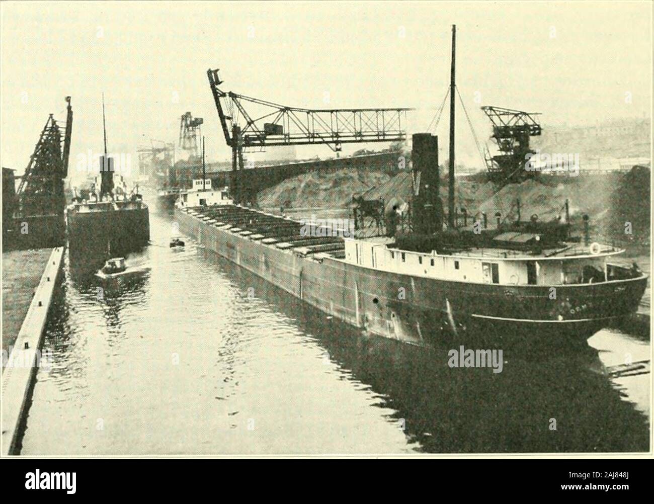 Histoire de Milwaukee, ville et comté . MILWAUKEE RIVKR ELEVATOKS-(iRAIN. La rivière Menominee-CHARBON VOYAGE CENTKK INTERESTSPersonnel HARBOUR ET marins de la Commission du havre L !l !l 1912William George Bruce, président.W. P. Évêque.Carl C. Joies.M. A. Beck.Win SchlosserJohn J. McSweeney.E. A. Cornillie.0. N. Anderson.Frank J. Weber.Herman Bleyer, secrétaire. 1913William George Bruce, président.W. P. Mgr.John C. Davis.Carl C. Joies.Fred C. Reynolds.Henry Leisk.Jesse B. Whitnall.William C.Starke.Conrad Trimborn.Herman Bleyer, secrétaire. 1914 William George Bruce, président.W. P. Mgr.John C. Davis.Car Banque D'Images