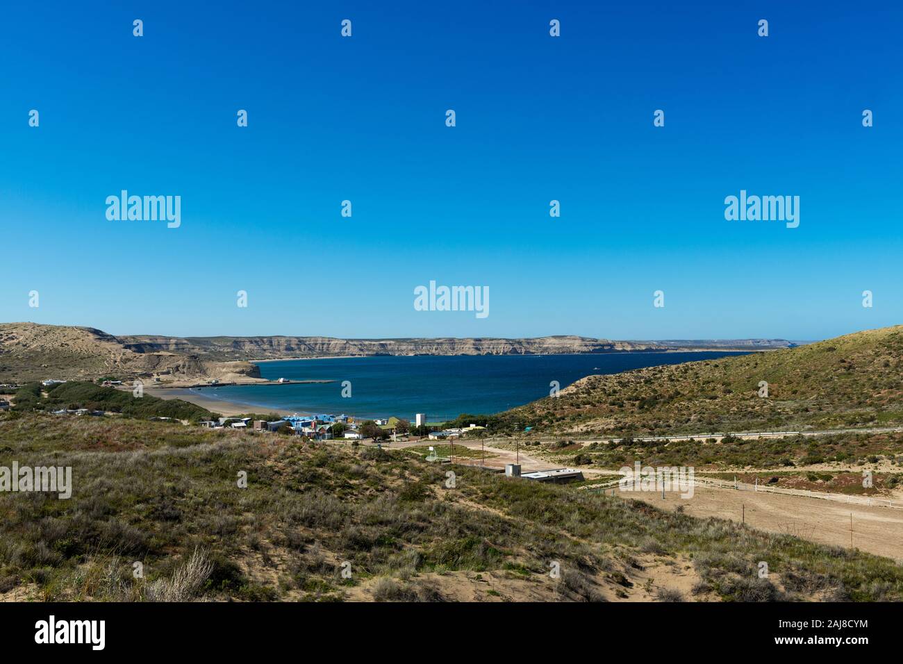 Vue de la ville de Puerto Piramides à la Péninsule de Valdès en Argentine, Amérique du Sud Banque D'Images