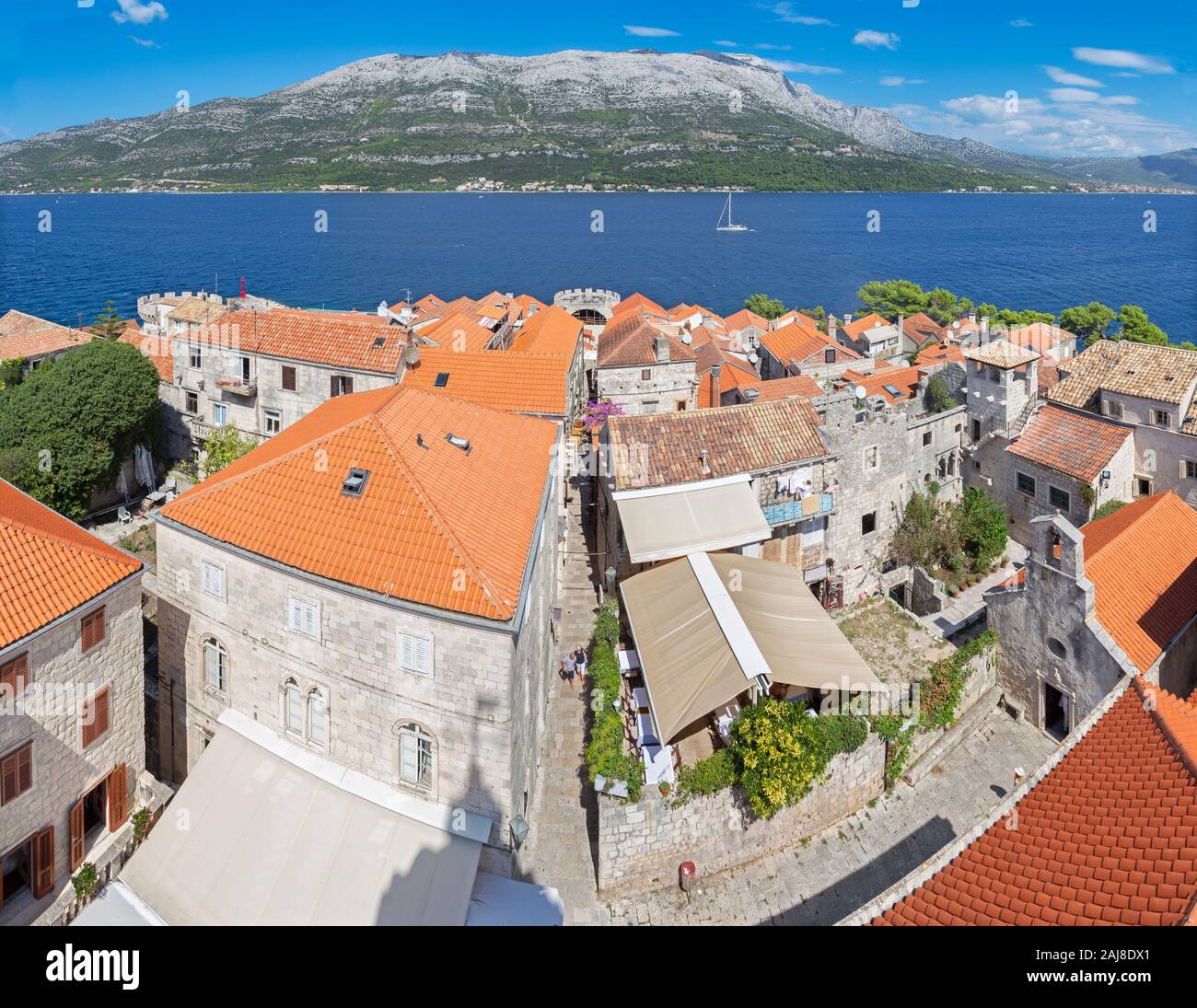 Croatie - La vieille ville de Korcula à partir de la tour de l'église avec la maison de Marco Polo né au milieu. Banque D'Images
