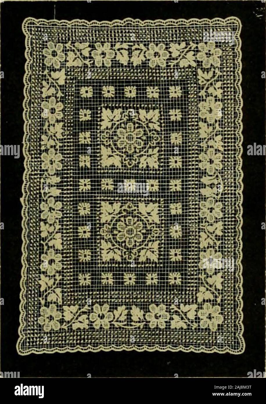 Strawbridge & Clothier's quarterly . No lo.^Chers, collier de soie embroid-ery sur soie;net 7prix, |i.S5. Ecru incolor.. Banque D'Images