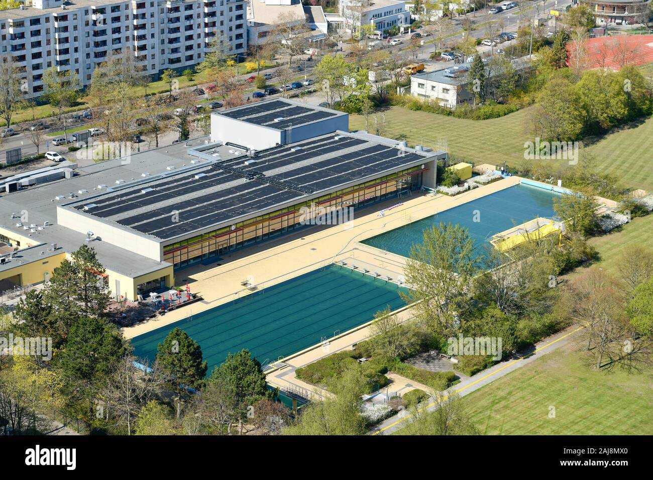 Kombibad Lipschitzallee, Gropiusstadt, Neukölln, Berlin, Deutschland, Banque D'Images