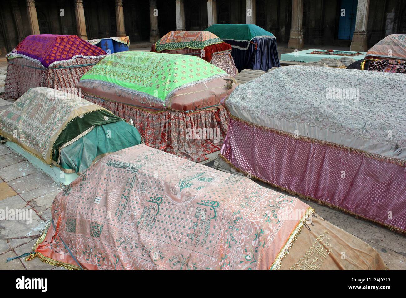 Rani pas Hajiro, également connu sous le nom de Mughalai Bibi's Tomb ou tombes de Ahmed Shah's Queens, Ahmedabad, Gujarat, Inde Banque D'Images