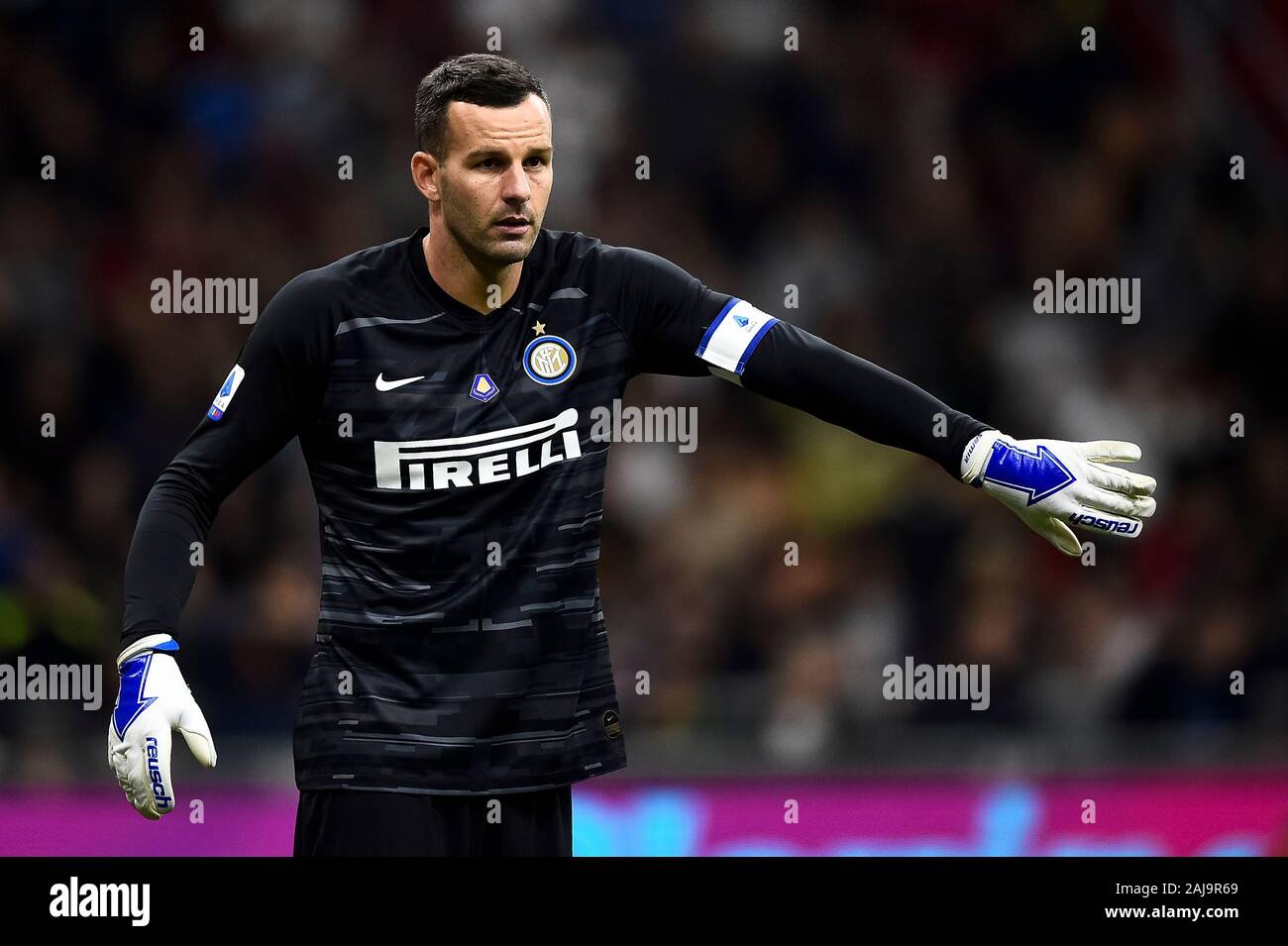 Milan, Italie. 21 Septembre, 2019 : Samir Handanovic de gestes au cours de l'Internazionale FC serie d'un match de football entre l'AC Milan et le FC Internazionale. Internazionale FC a gagné 2-0 sur l'AC Milan. Credit : Nicolò Campo/Alamy Live News Banque D'Images