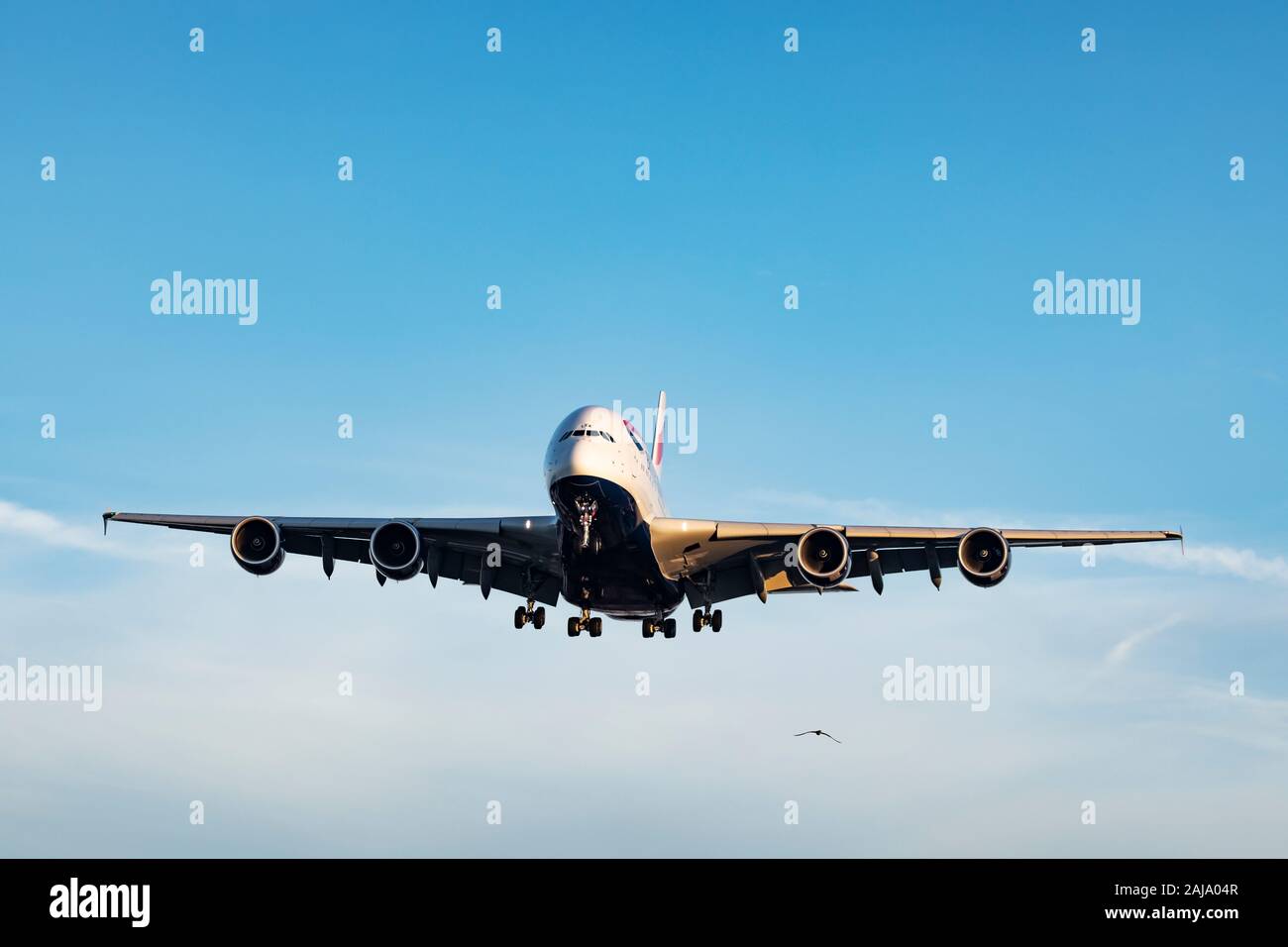 Atterrissage d'un avion de British Airways le 29 décembre 2019 à l'aéroport de Londres Heathrow, Middlesex, Royaume-Uni Banque D'Images