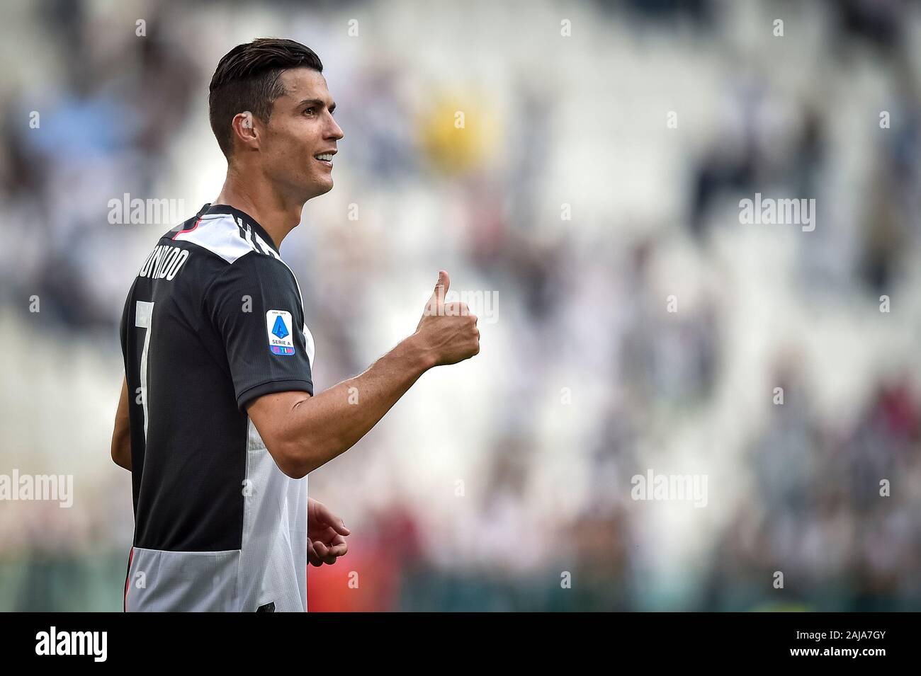 Turin, Italie. 28 Septembre, 2019 : Cristiano Ronaldo de la Juventus FC célèbre la victoire à la fin de la série d'un match de football entre la Juventus et SPAL. La Juventus a gagné 2-0 sur SPAL. Credit : Nicolò Campo/Alamy Live News Banque D'Images