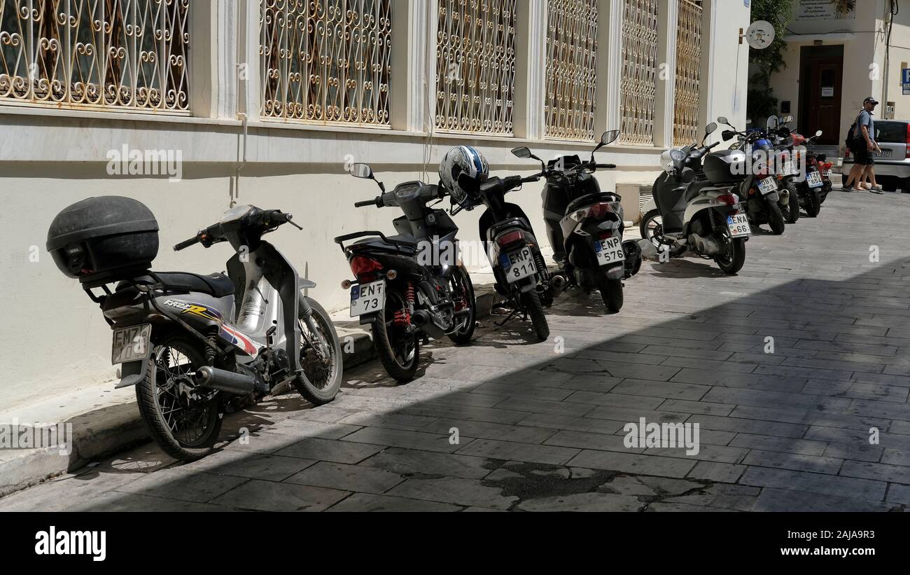 Les touristes à Syros, Grèce. Banque D'Images