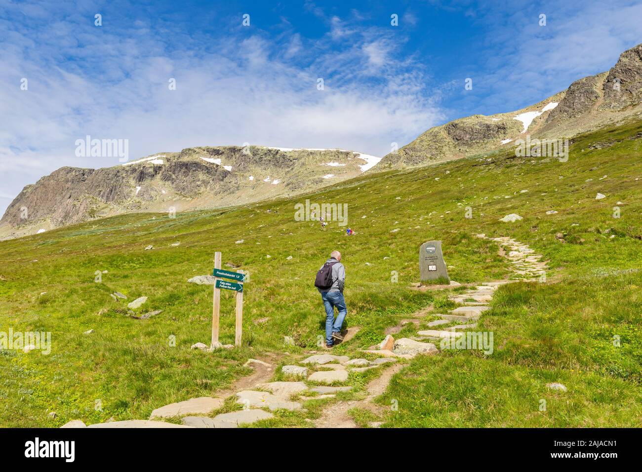 Geilo, Norvège, le 17 juillet 2019 : Les gens de marcher jusqu'à la station service Prestholtseter Hallingskarvet près de Geilo en Norvège, Scandinavie Banque D'Images
