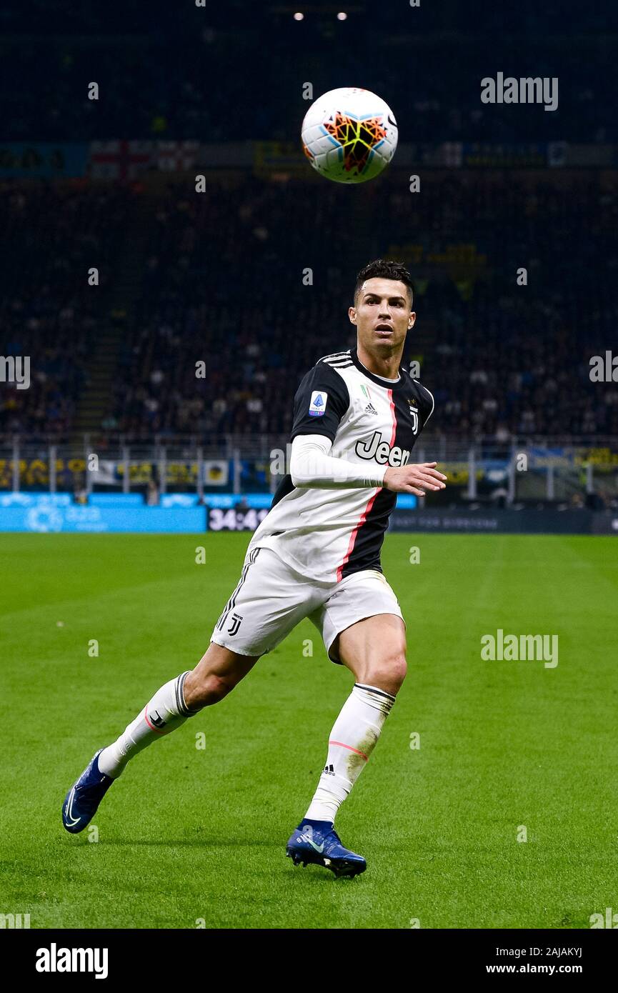 Milan, Italie. 6 octobre, 2019 : Cristiano Ronaldo de la Juventus en action au cours de la série d'un match de football entre l'Internazionale FC et la Juventus. La Juventus a gagné 2-1 sur le FC Internazionale. Credit : Nicolò Campo/Alamy Live News Banque D'Images