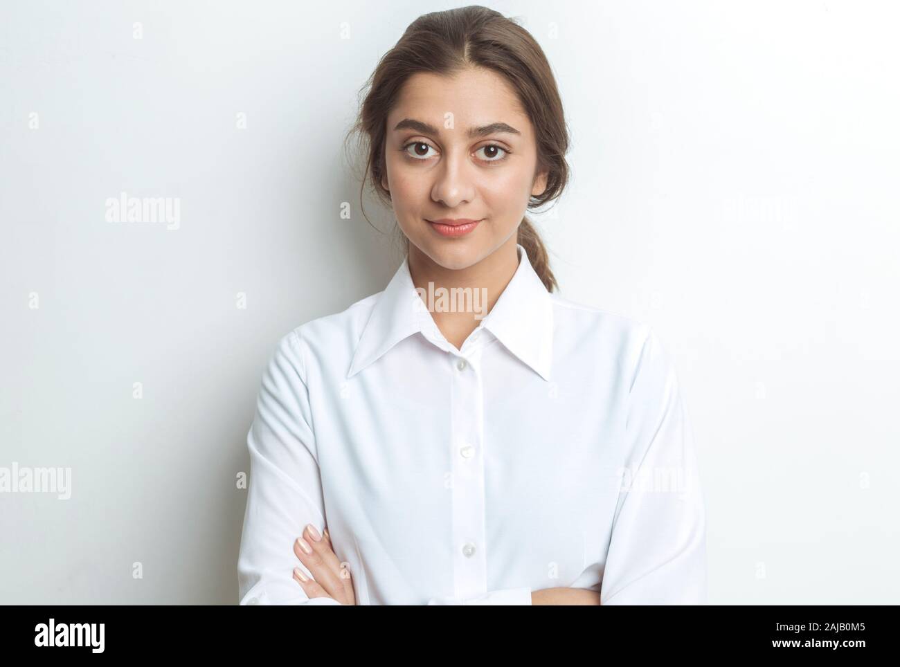 Portrait d'une jeune femme d'affaires indienne réussie. Banque D'Images