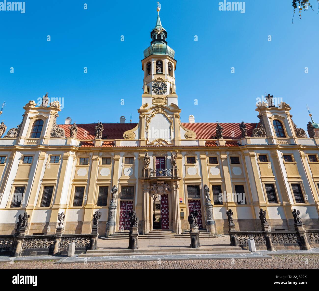 PRAGUE, RÉPUBLIQUE TCHÈQUE - le 14 octobre 2018 : l'église baroque de Loreto. Banque D'Images