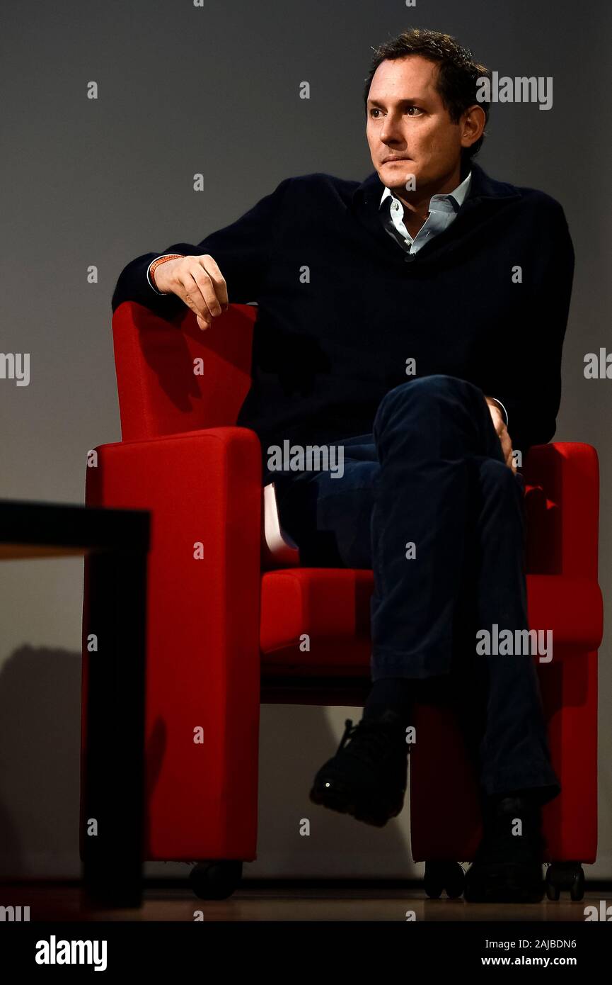 Turin, Italie - 08 novembre, 2019 : John Elkann, président de l'ACF, Exor et Ferrari, regarde au Festival della Tecnologia (Festival de la technologie). Des rumeurs a déclaré John Elkann préside la société fusionne entre Fiat Chrysler Automobiles (FCA) et PSA (Groupe PSA). Credit : Nicolò Campo/Alamy Live News Banque D'Images