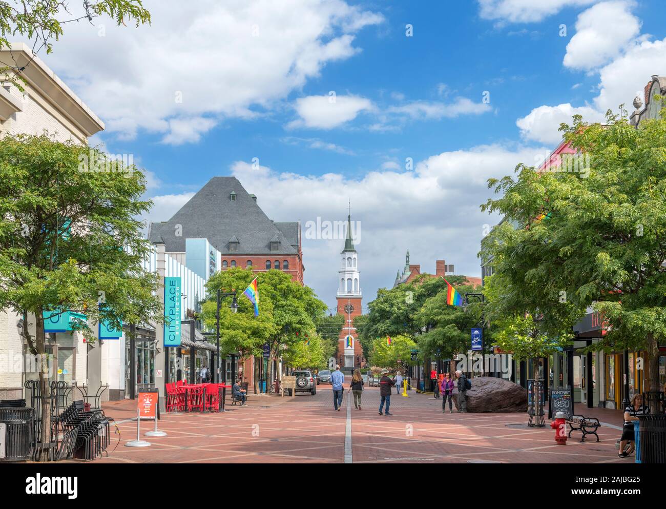 La rue de l'église au centre-ville de Burlington, Vermont, USA Banque D'Images