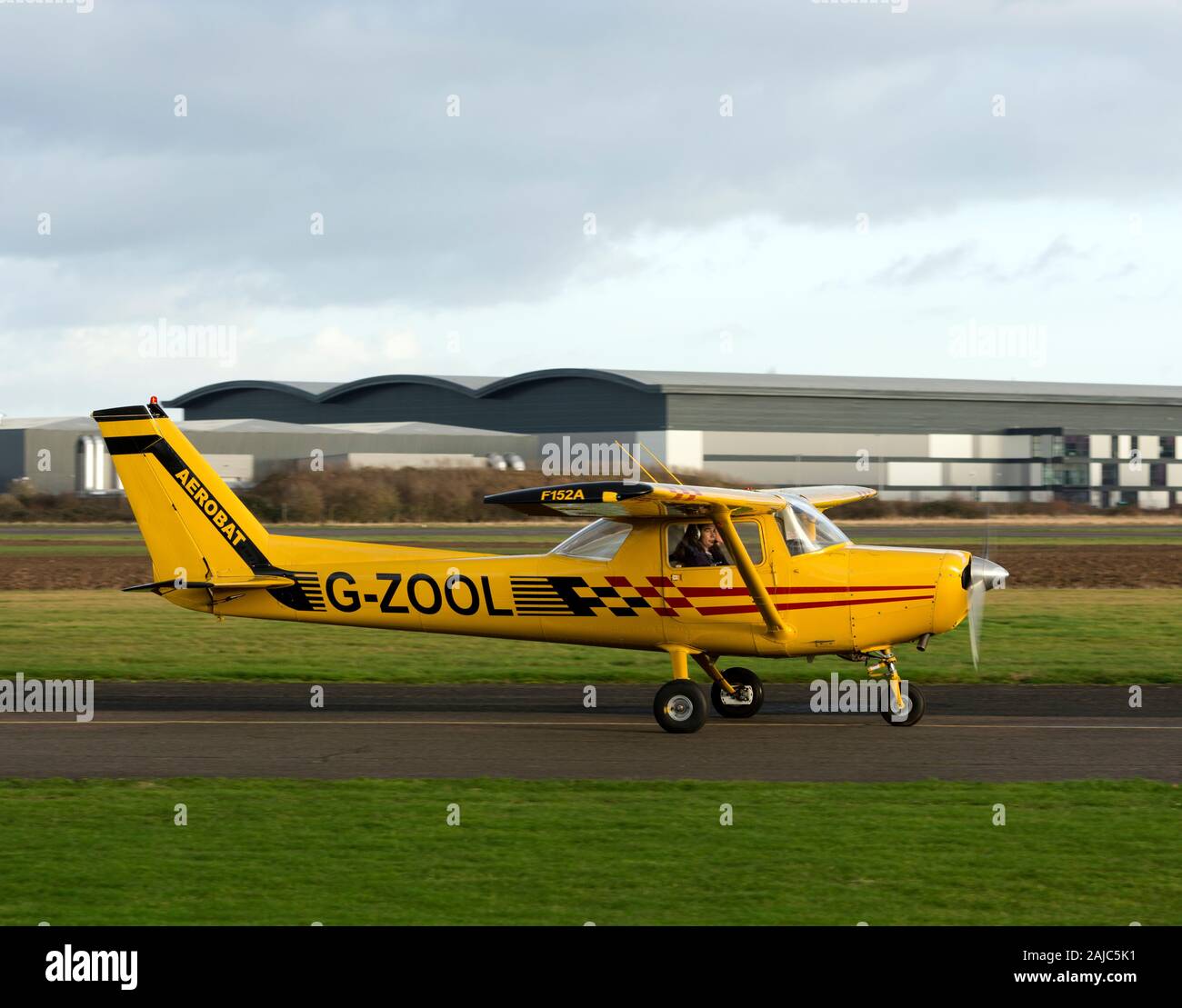 Cessna FA152 à Wellesbourne Airfield, Warwickshire, UK (G-ZOOL) Banque D'Images