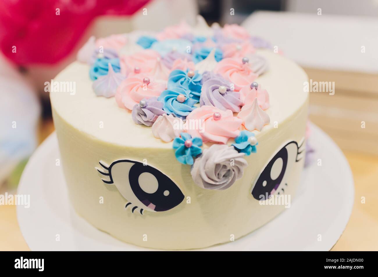 Fille D Anniversaire Gateau Avec La Figure Figure La Et Unicorn Photo Stock Alamy