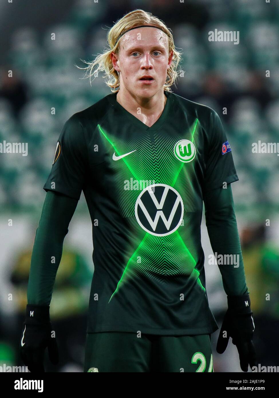 Wolfsburg, Allemagne, le 12 décembre 2019 : portrait du joueur de football Xaver Schlager de VfL Wolfsburg en action au cours de l'UEFA Europa League Banque D'Images